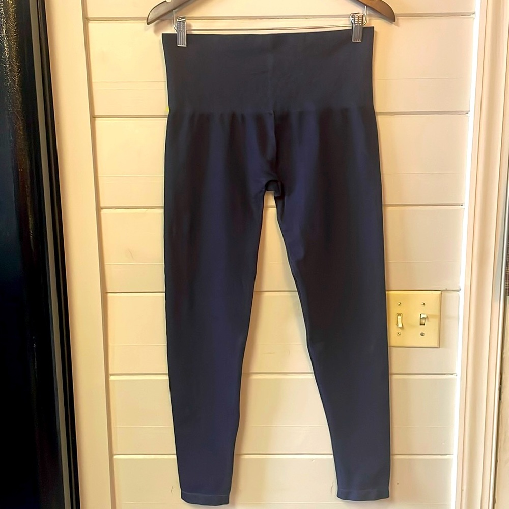 Spanx Seamless Assets Red Hot Label Leggings Size XL.